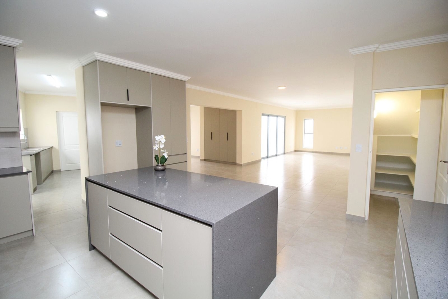 3 Bedroom Property for Sale in Blue Lagoon Western Cape